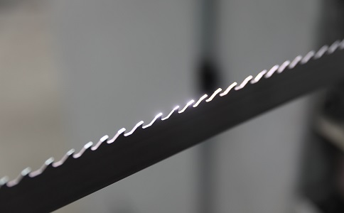 巴彦淖尔双金属带锯条产生切削噪音的原因具体有哪些？